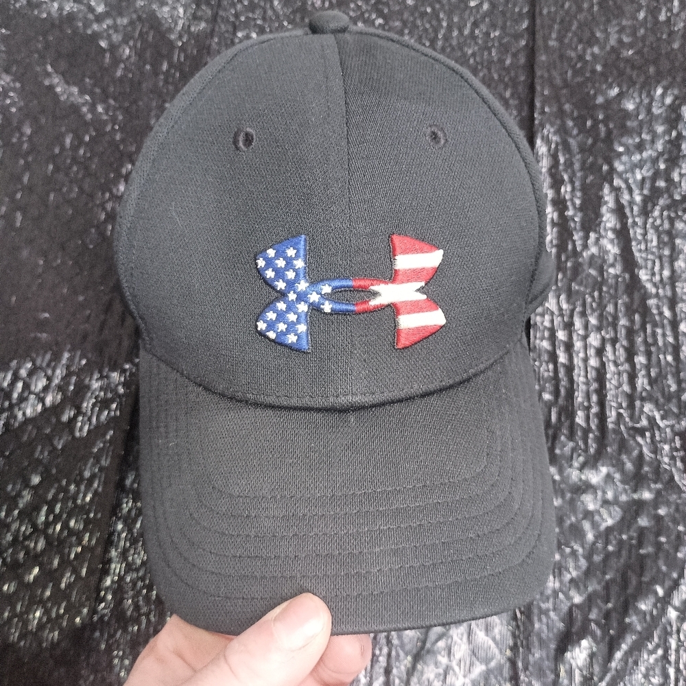 Under Armour White Athletic Hat Essential Accessory - Picture 2 of 15